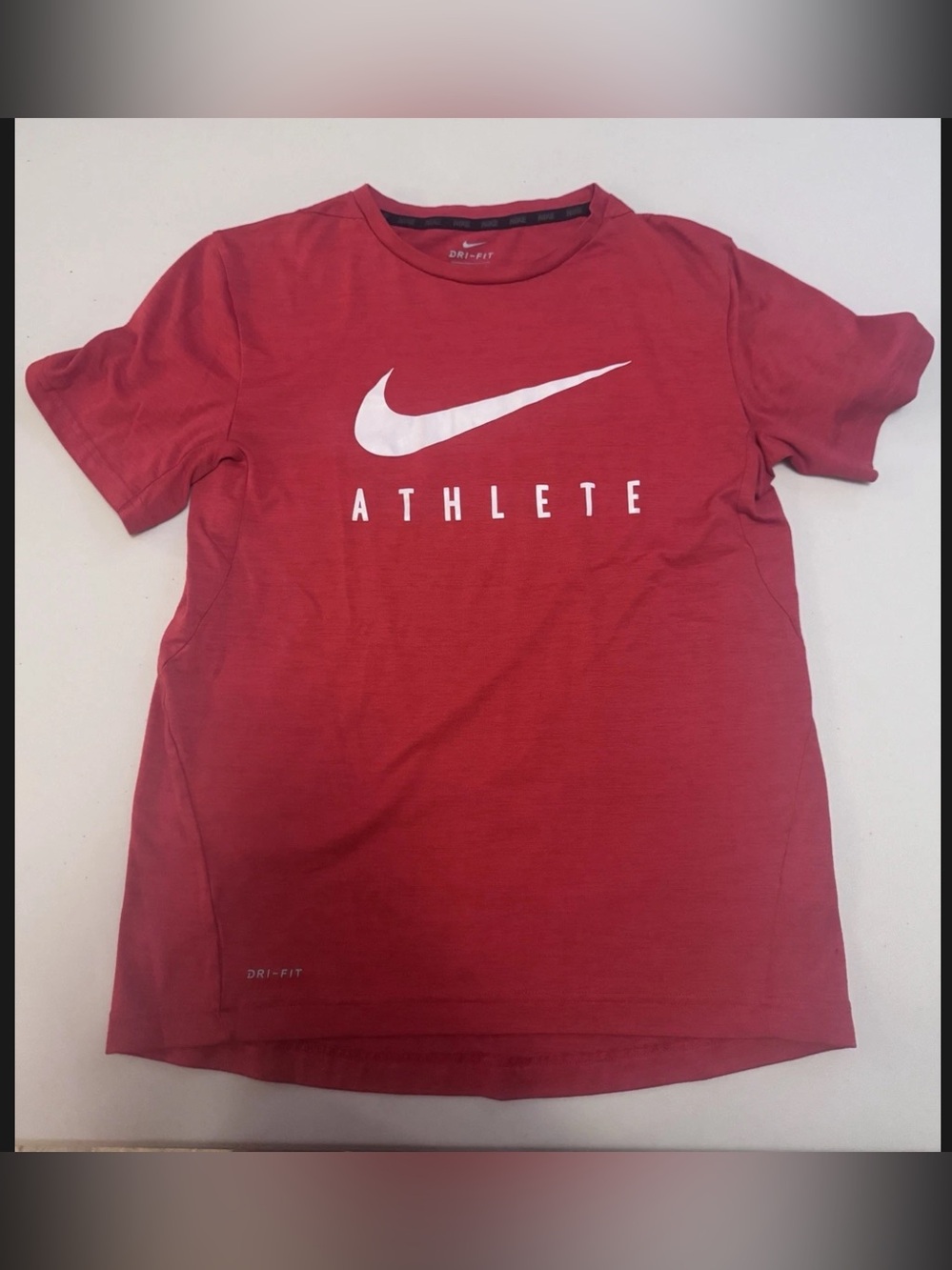 Nike Dri-Fit T-Shirt Youth XL Red Athlete Big Center Swoosh Crew Neck Pullover